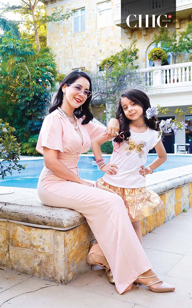 Junto a su hija nos revela cómo la maternidad ha enriquecido su vocación y su forma de atender a cada paciente.