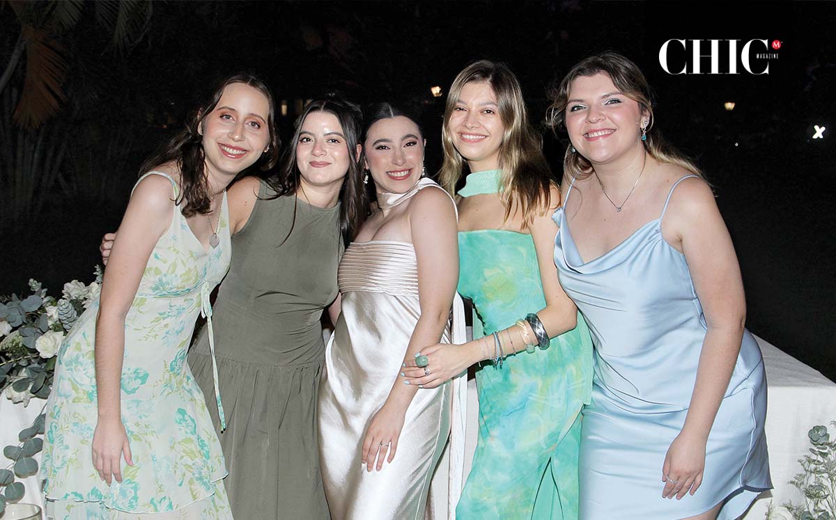 Betty Aguilar, Tessy Manzur, Laura Macias, Maria Isabel Diaz y Ana Lily Leal
