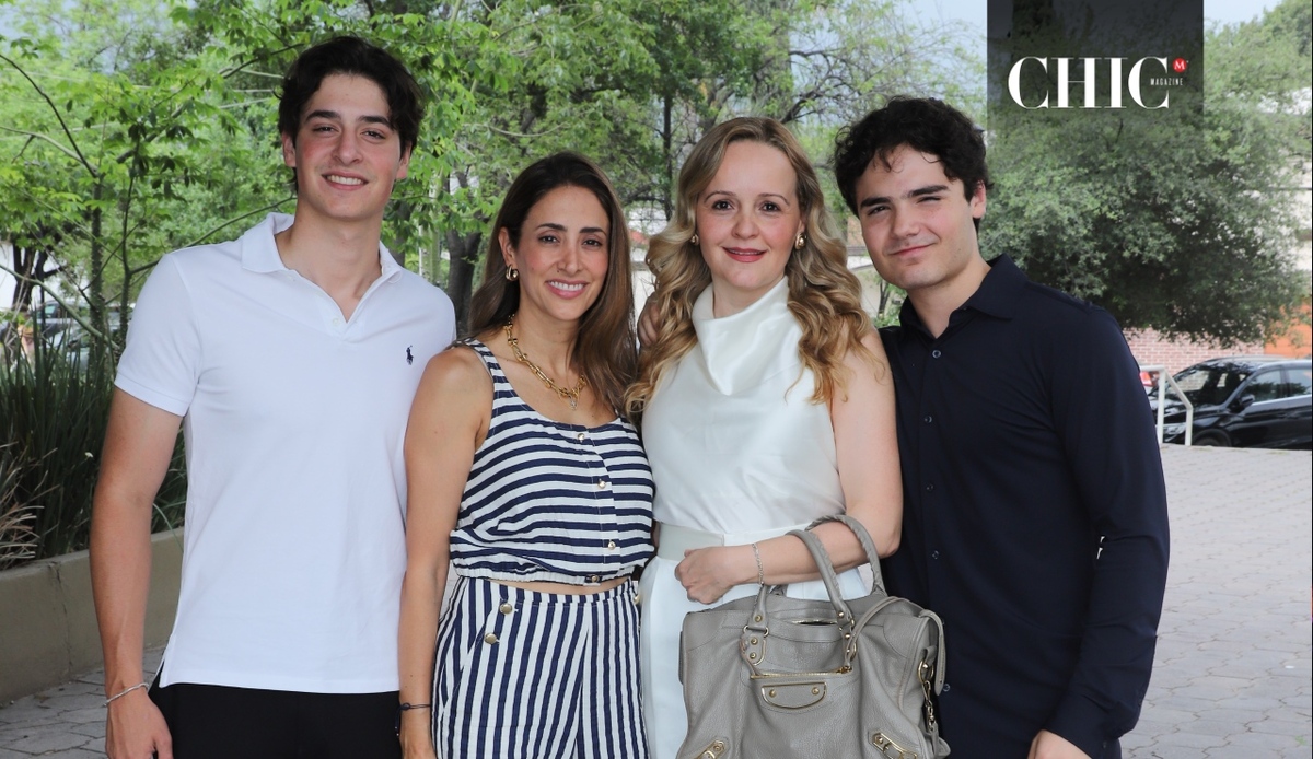 Santiago Guerra, Paulina Padilla de Guerra, Karla Villarreal de García y Daniel García