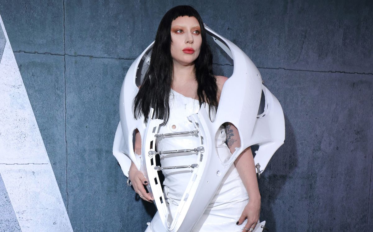 Lady Gaga roba a los reflectores con su look de alto impacto para la premiere de “MAYHEM Requiem” (Foto: Getty Images)