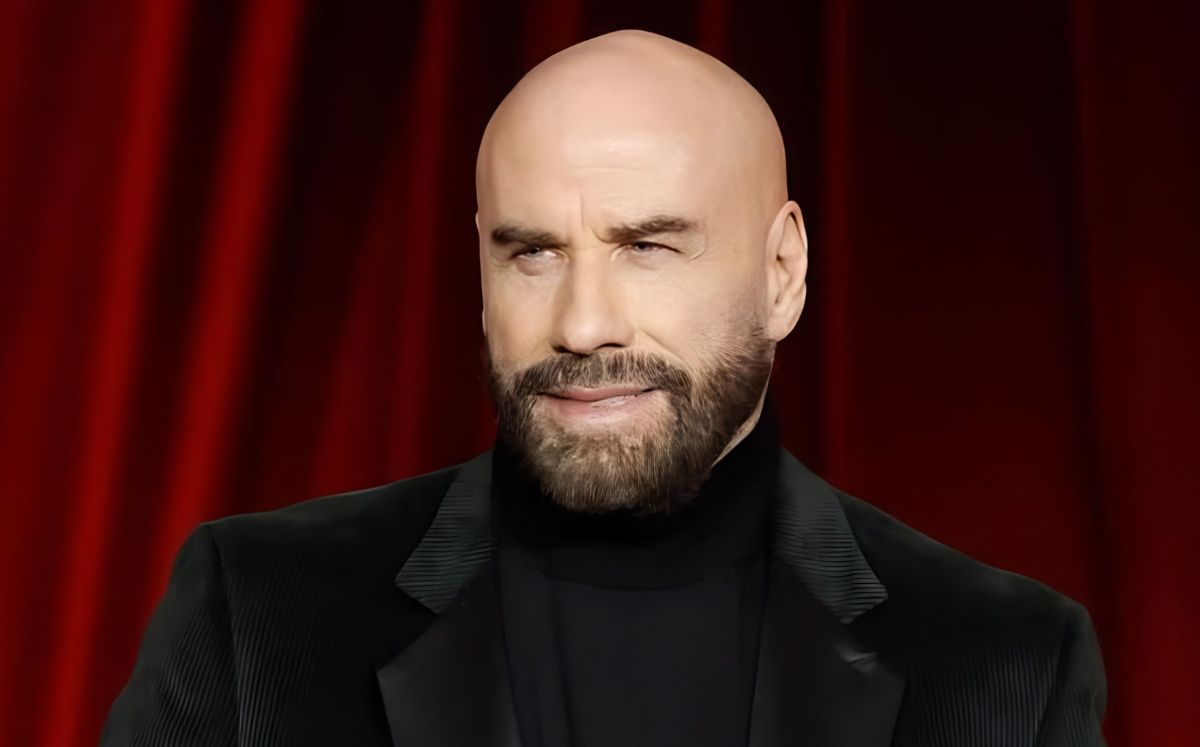 “Ven a volar conmigo” en Cannes 2026: ¿de qué trata la primera película dirigida por John Travolta? (Foto: IG)