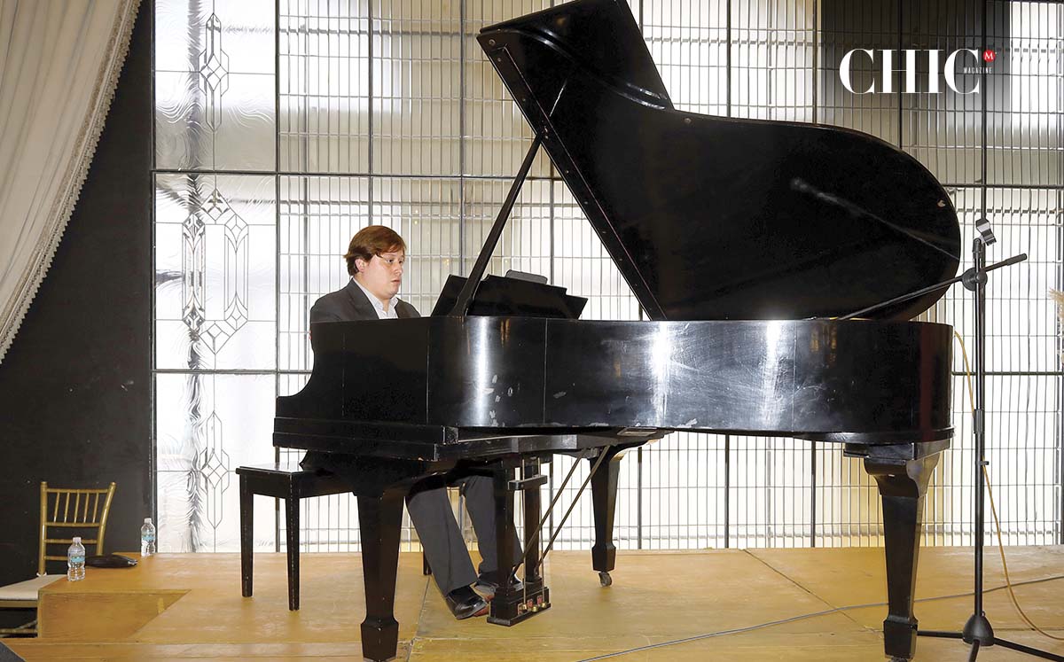 Acompañados con piano, brindaron un toque elegante y emotivo a la celebración