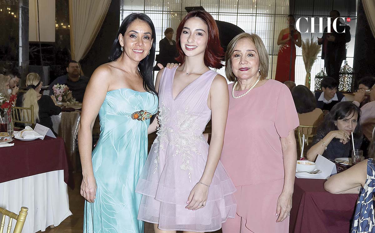 Gloria Alfaro, Chabely Reyes y Gloria Flores