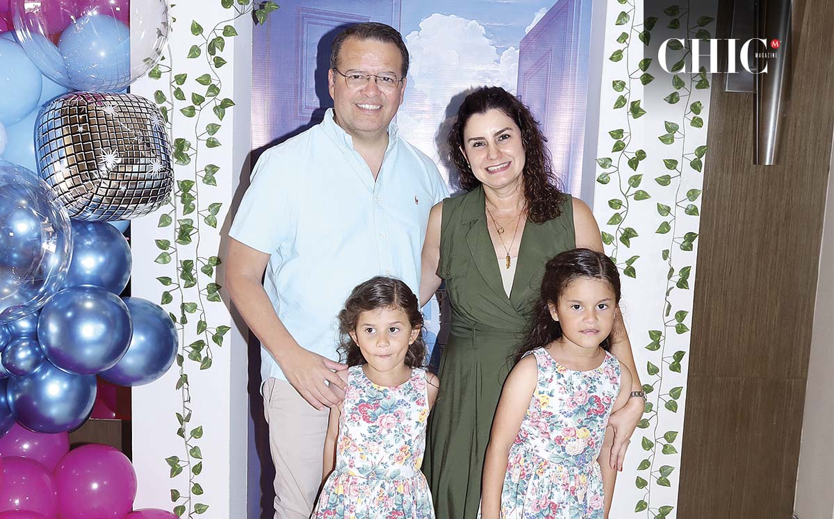 Javier Juarez, Betty Fernández, Ana Lucía Juarez y María Inés Juarez