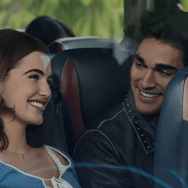 "Off Camus" las diferencias entre los libros y la serie (Imagen Prime Video)