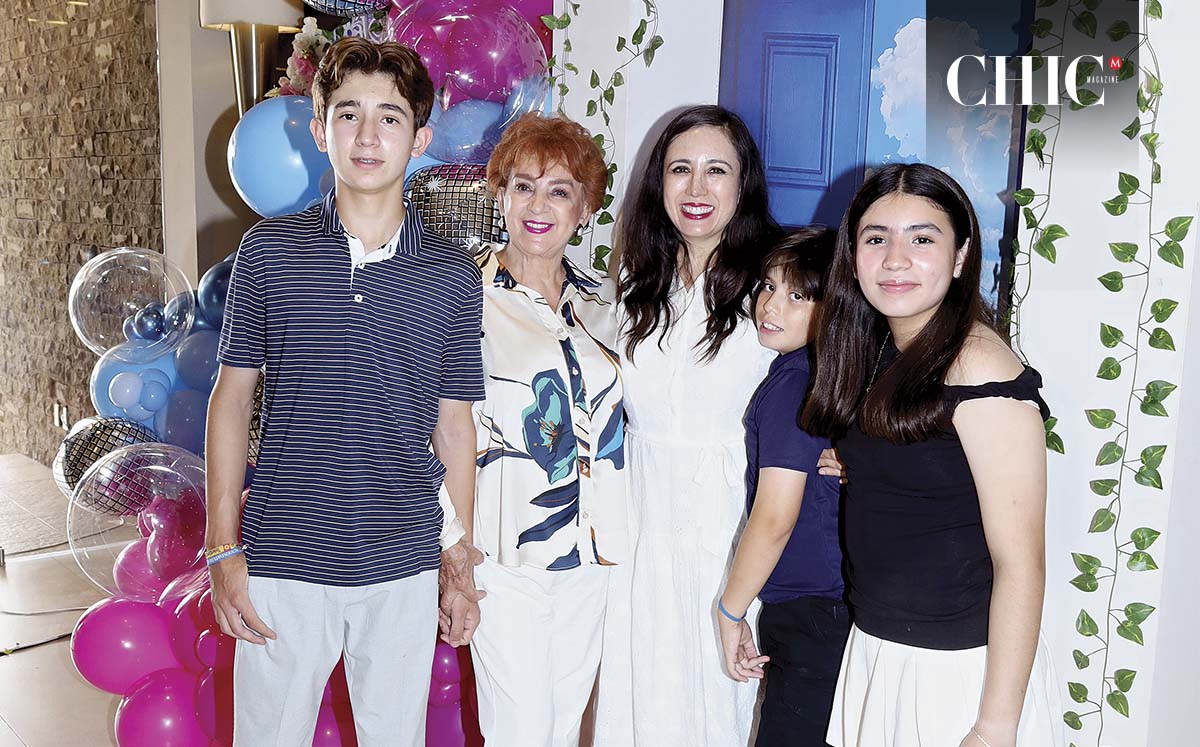Salvador Martínez, Georgina Jiménez, María Gabriela-Gomez, José Elias Martinez y Mary Gaby Martínez