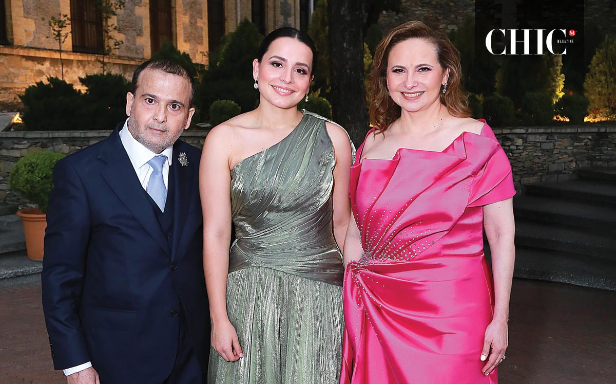 Familia del novio. Carlos Marcos, Ana Paula Marcos y Arlette Romero de Marcos