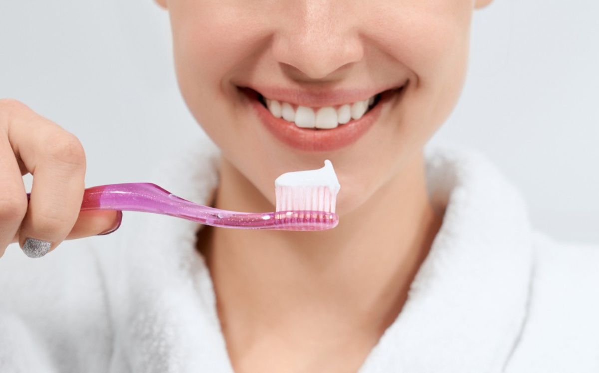 Pasta de dientes natural: qué es y cómo elegirla bien (Foto: Freepik)