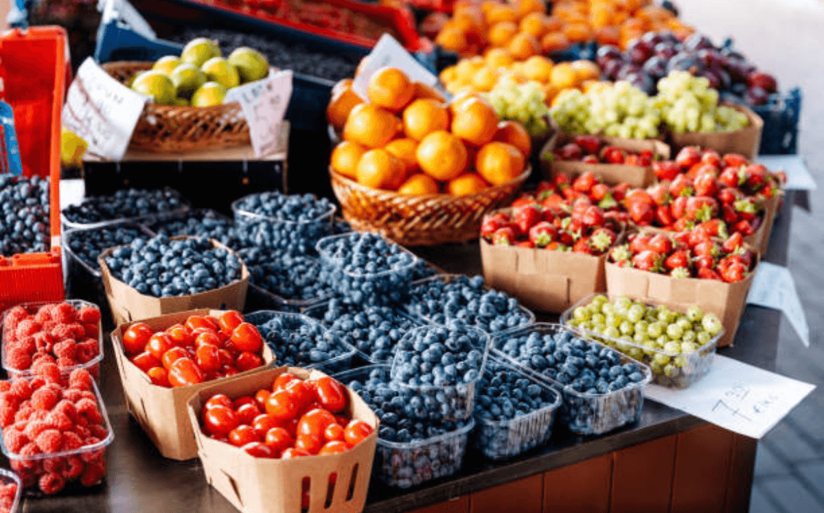 Pesticida contamina las frutas (Imagen Getty)