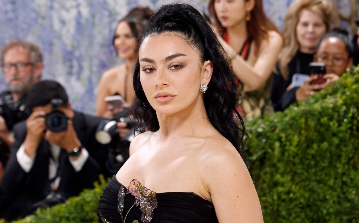 ¿Eres fan de Charli XCX? Aquí tienes la letra de “SS26” traducida al español (Foto: Getty Images)