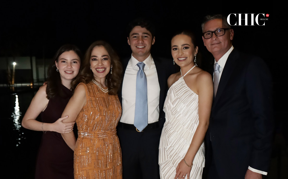 Familia de la novia. Jimena Benítez, Sofía Martínez, José Gerardo Benítez, Sofía Benítez y Gerardo Benítez