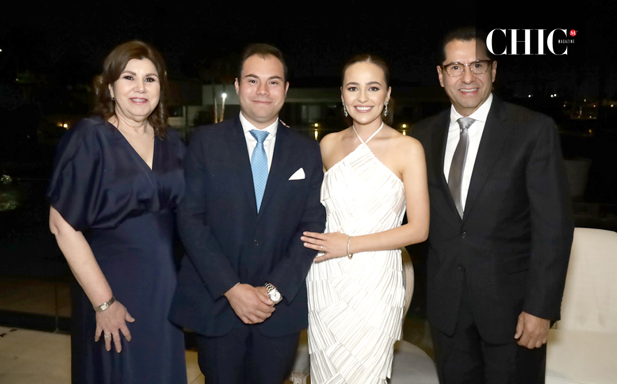 Papás del novio. Marisol Pérez, Ricardo Ventura, Sofía Benítez y Ricardo Ventura