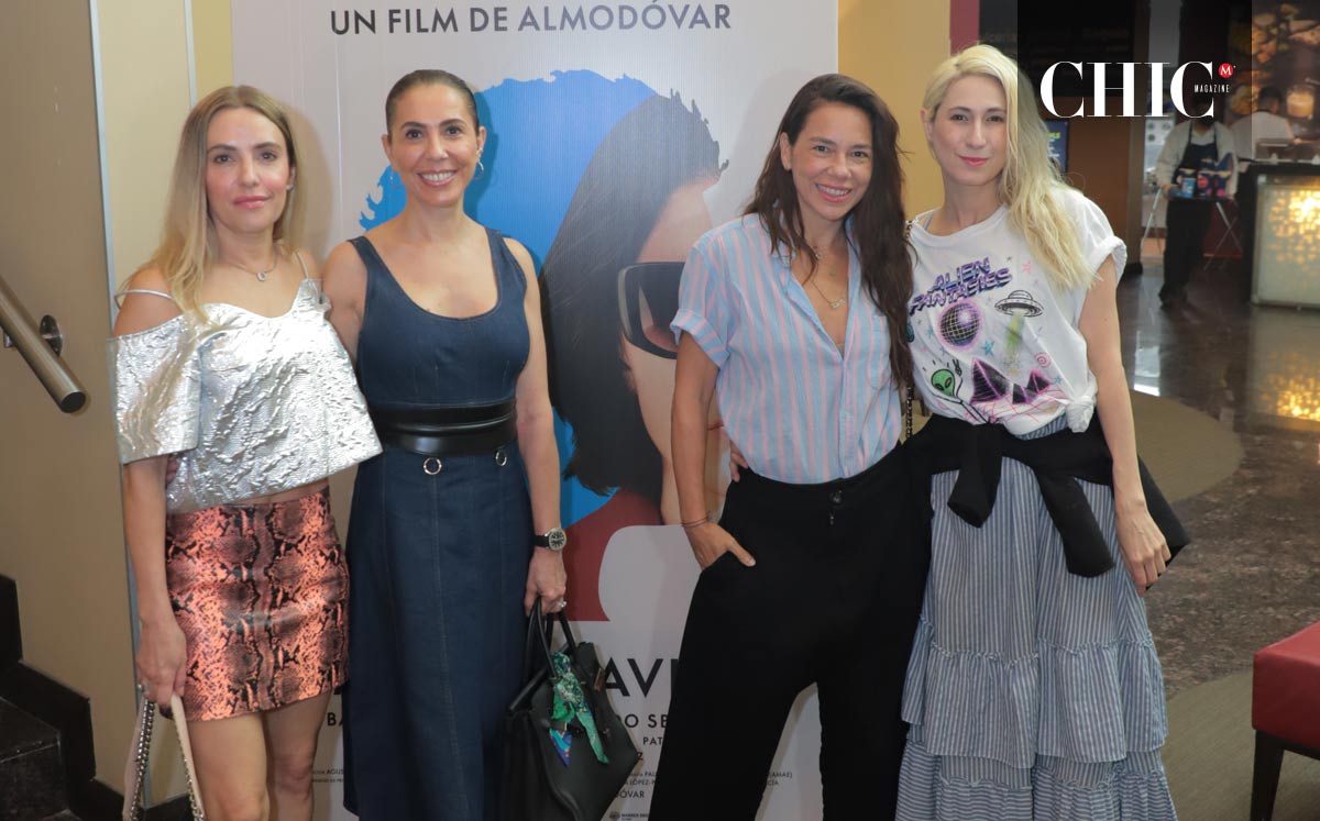 Verónica Matthai, Diana Doris, Deya Tarno y Claudia Fernández