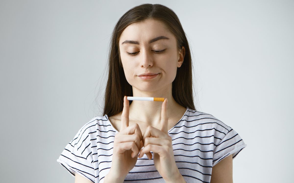 ¿El cigarro afecta y reduce los resultados del bótox? Esto sabemos (Foto: Freepik)