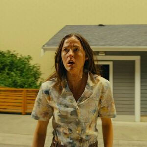 ¿Qué clasificación tiene “Backrooms” de A24? (Foto: A24)