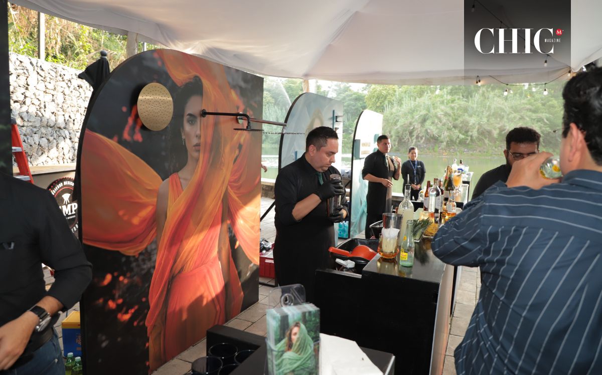 El evento cerró con un brindis conmemorativo y la proyección de un video / Foto: Daniel Saldívar