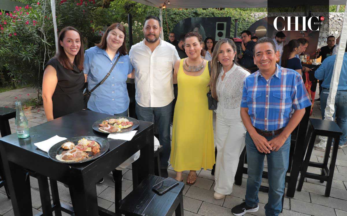 Lorena Tiquet, Liz González, Ricardo Parra, Estrella Juárez, Ana Solís y Antonio Tamayo / Foto: Daniel Saldívar