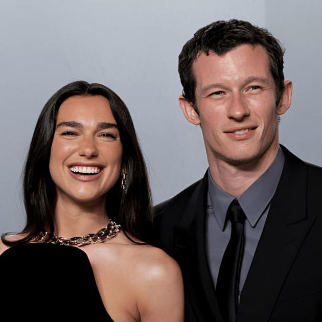 Callum Turner y Dua Lipa (Imagen Getty)
