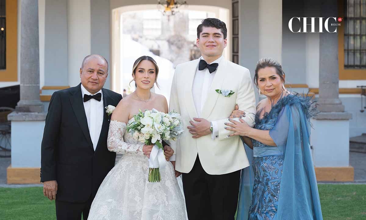 Papás de la novia. Rafael Chávez, Astrid Chávez y Rosario Carlín