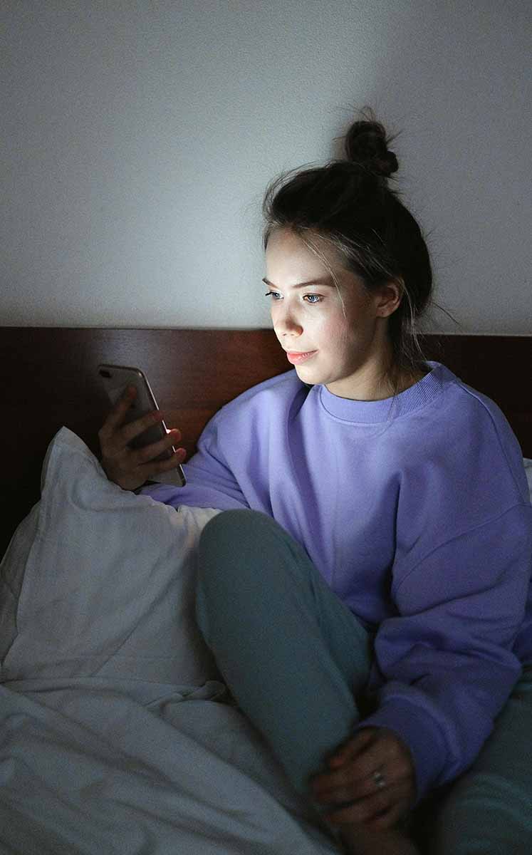 Establecer límites durante las horas de descanso puede ayudar a mejorar la calidad del sueño. (Foto: Pexels)