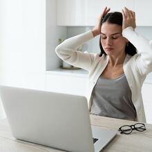 Jefe exigente o relación laboral tóxica: cómo distinguirlos (Foto: Freepik)