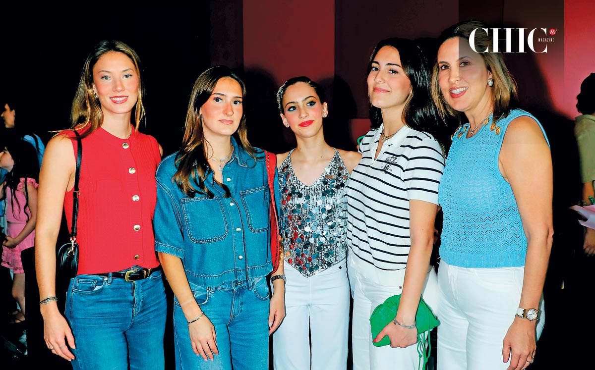 María Páez, Regina Páez, Paulina Paéz, Lucía Páez y Maca Ramírez de Páez