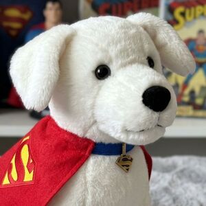 ¡Woof! Krypto llegará a Cinemex: así será su peluche coleccionable de “Supergirl” (Foto: IA)