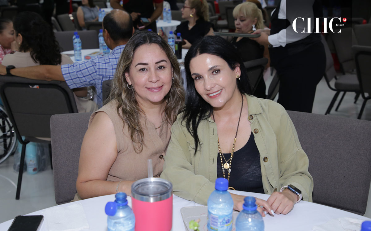 Deyanira Morales y Andrea Flores
