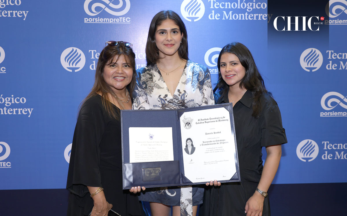 Nora Ibarra, Daniela Handal y Andrea Handal
