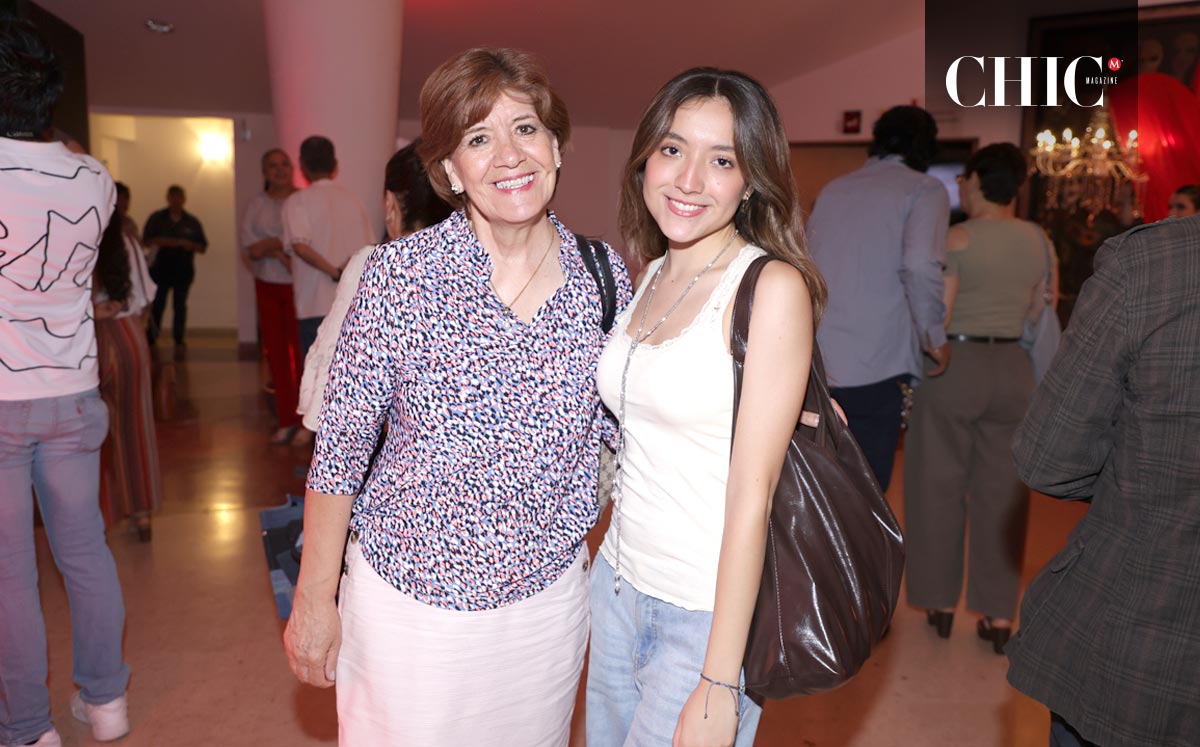 Pilar y Valeria Lazalde