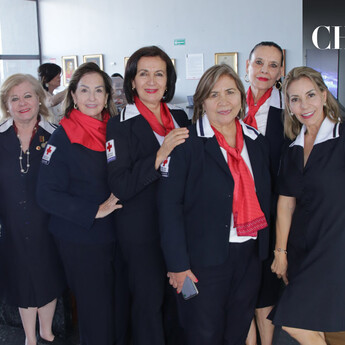 Carmen, Ana Carmen, Estelita, Cristina, Maria Elena, Chenys y Rocío