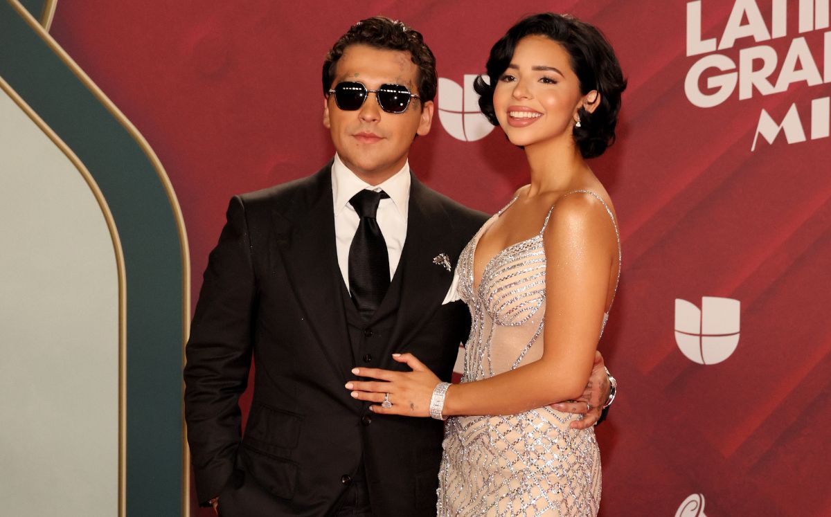 Ángela Aguilar desata rumores al presumir lujoso anillo junto a Christian Nodal  (Foto: Getty Images)