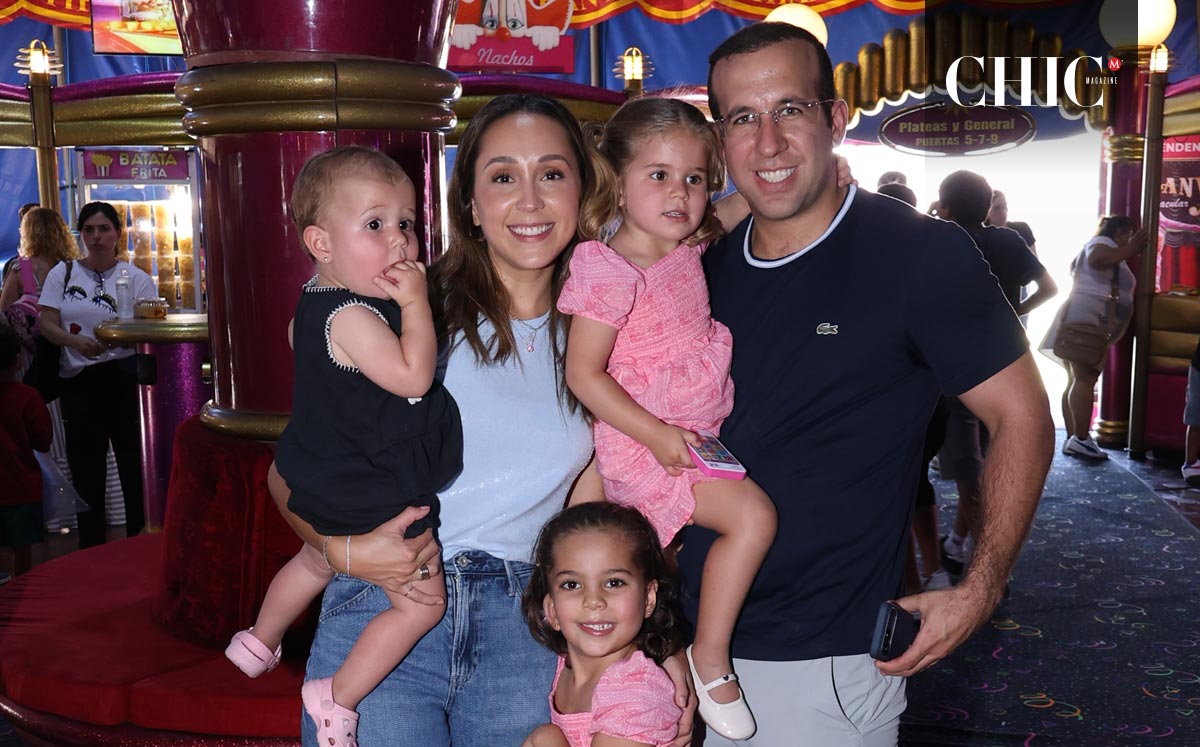 Valeria, Sandra, María, Alejandro y Roberta