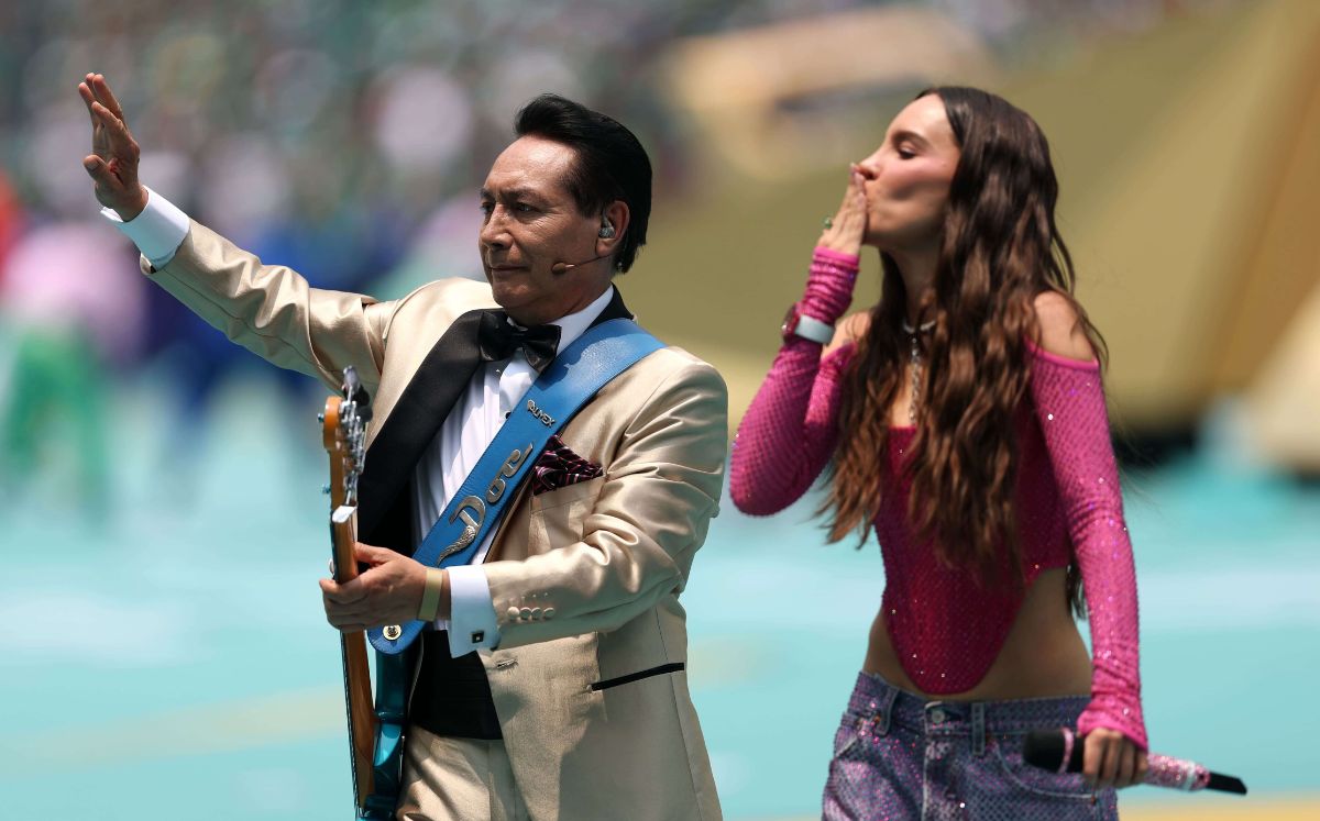 Belinda y los Ángeles Azules en la Inauguración del Mundial (Foto: Getty Images)