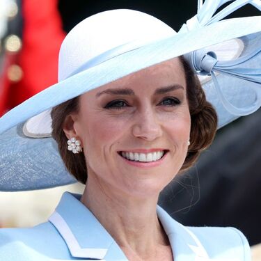 Kate Middleton rinde tributo a Lady Di con vestido azul en el Trooping the Colour 2026 (Foto; Getty Images)