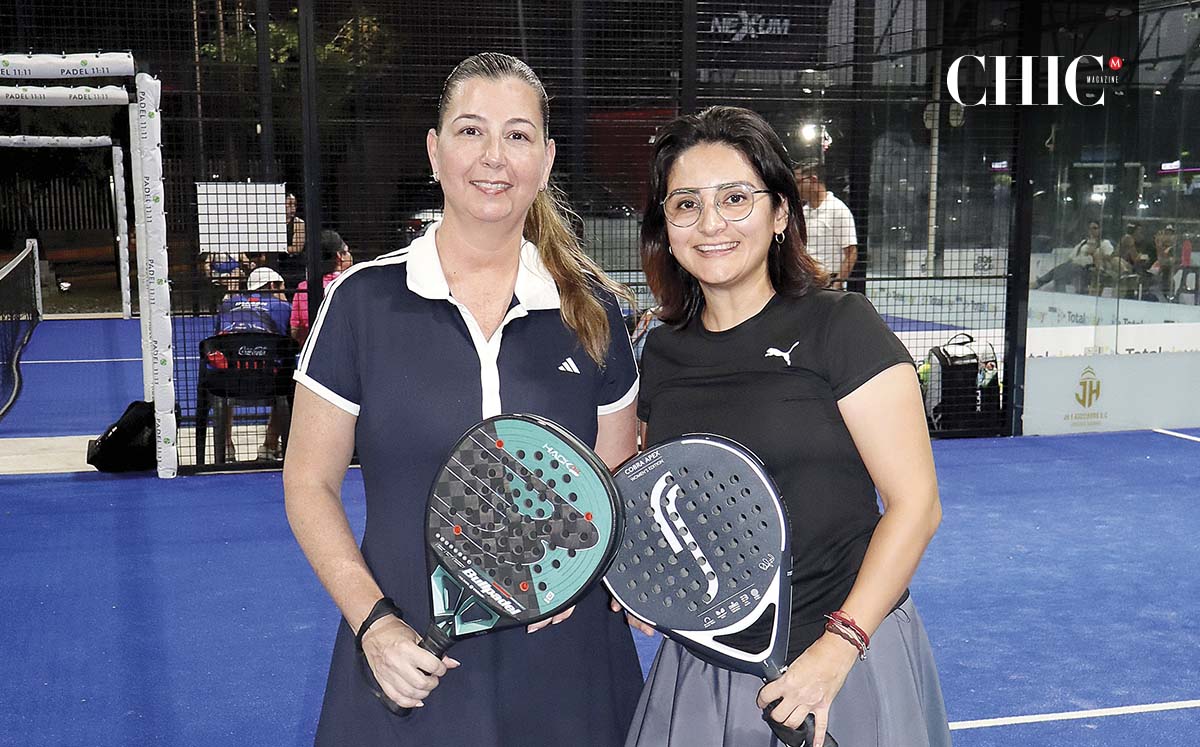 Carmen Ely de La Garza y Virginia Guadal