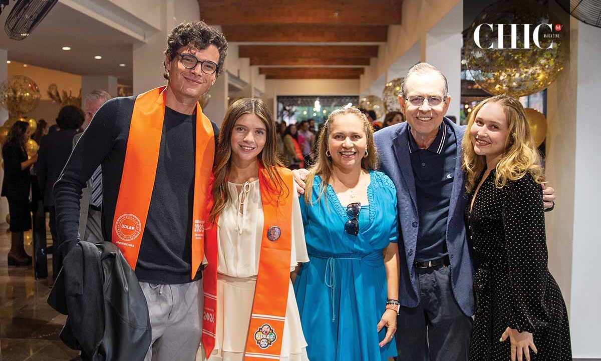 Sabiani Muñoz, Abril Camacho, Cynthia Villanueva, Ricardo Camacho y Valentina Camacho