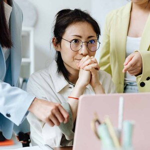Las decisiones importantes suelen implicar renuncias y consecuencias imposibles de prever completamente. (Fotos: Pexels)