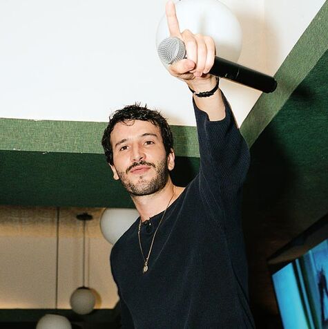 Sebastián Yatra gozó la fiesta en Sala de Despecho  / Foto: Cortesía