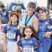 Eva Knight, Ana Cecilia Núñez de Caceres, Sofía Knight y Laura Gil