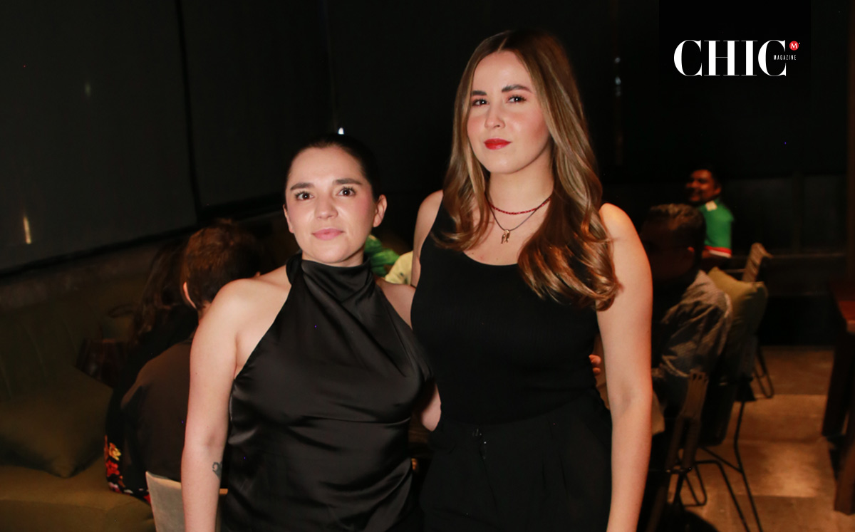 Pamela Villalobos y Daniela Boone