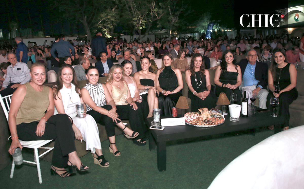 Marcia, Paty, Marcela, Anacris, Isabella, Sofía, Romina, Azucena, Bárbara, Manuel y Lily