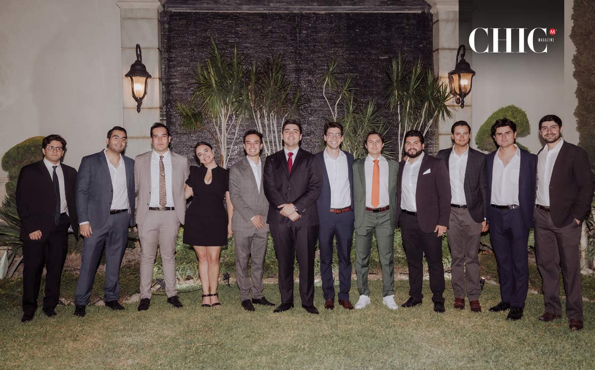 Mejores amigos del novio. José Luis, Jesús, Eduardo, Emma, Daniel, Eduardo, José Ramón, Luis Felipe, Gabriel, Jesús, Carlos y Mauricio