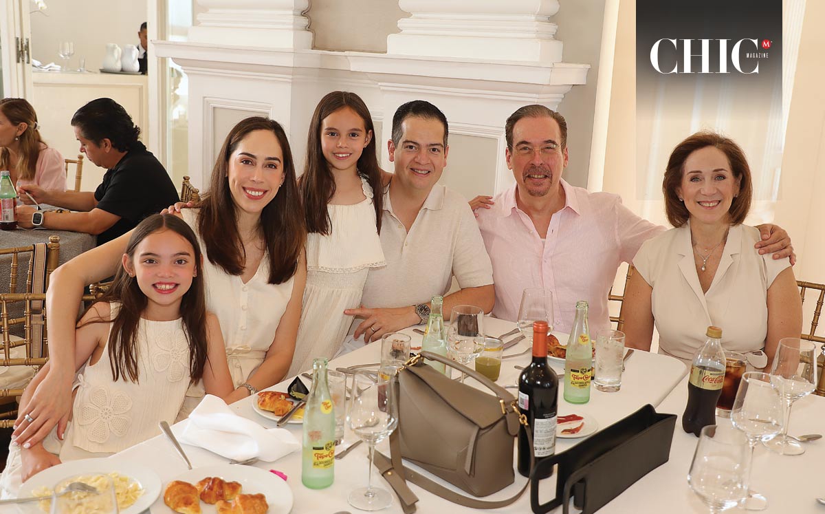 Balbina Villarreal, Catalina Villarreal, Paulina Villarreal, Fernando Villarreal, Daniel Villarreal y Paulina Garza