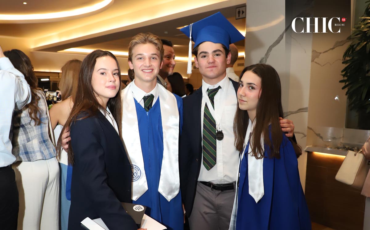 Regina Canales, Gilberto León, Carlos Leal y María Bermejo