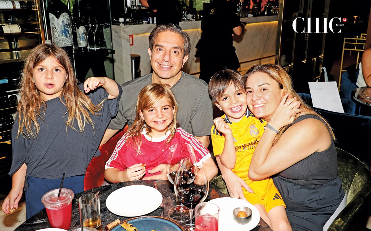 Santiago Clariond, Nicolás Clariond, Chloe Clariond, Inés Clariond y Ana Paula Clariond