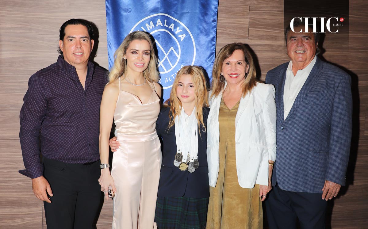 Sebastián Velarde, June Munguía de Velarde, Jimena Velarde, Gina Benavides de Velarde y Jorge Velarde
