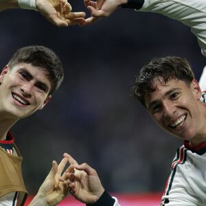 La historia de amistad de Armando “Hormiga” González y Mateo Chávez (Foto: X@Chivas)