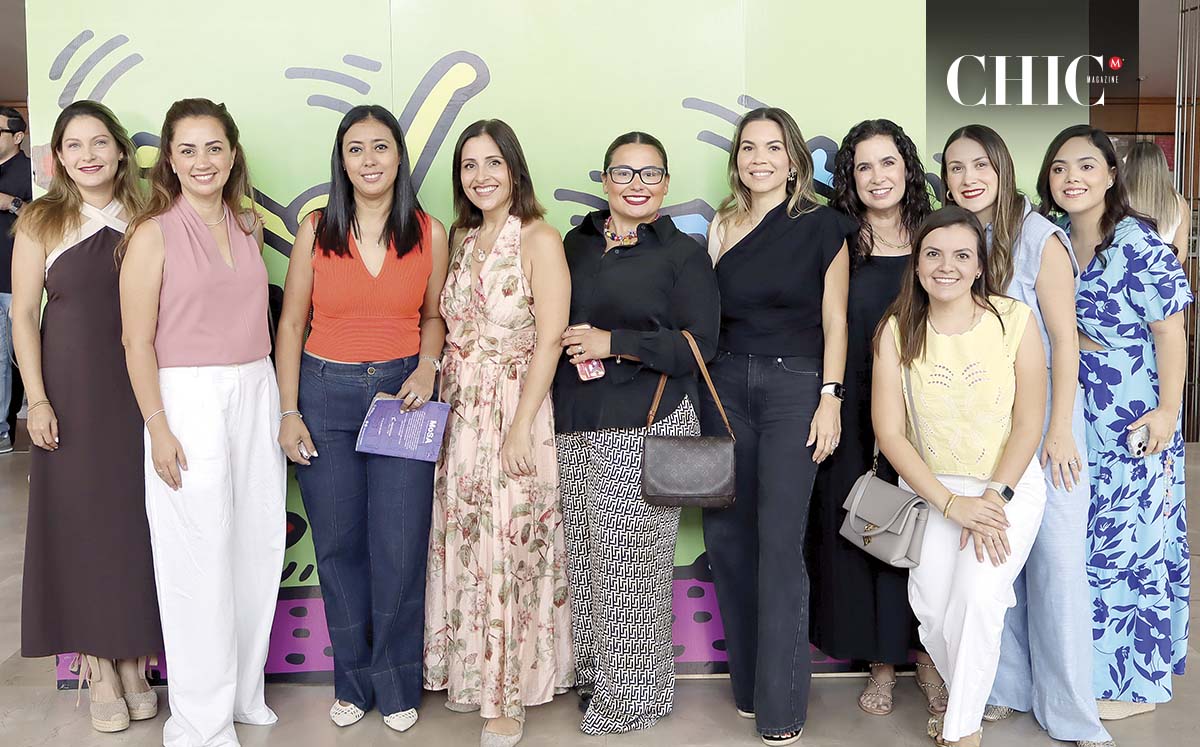 Patricia Cruz, Eloina Pérez, Ale Rojas, Irelda Robles, Alejandra Avendaño, Leticia Orozco, Ana Carmina Herrera, Leonela González y Ale Salazar
