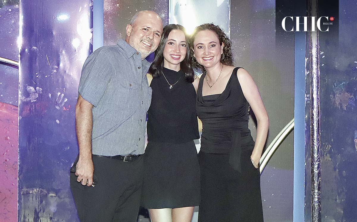 Adrián Lozano, María Inés Lozano y María Inés Llerena